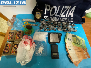 Ancona – Deteneva un kg di hashish ed un etto di cocaina. Arrestato
